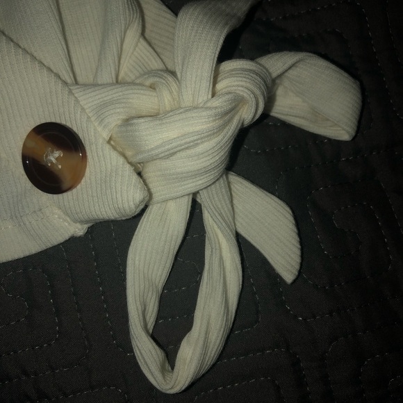 White tank top - Picture 2 of 2